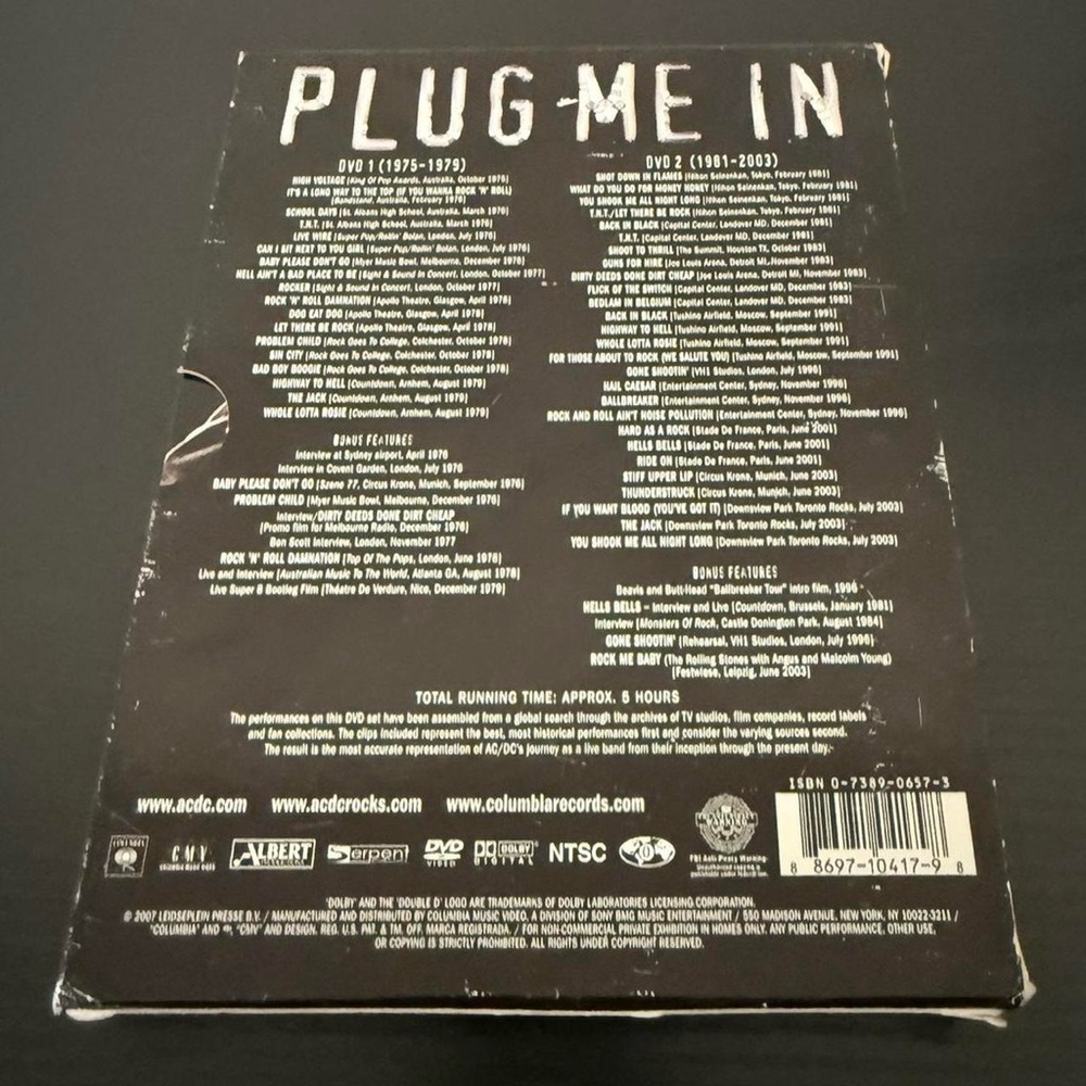 AC/DC Plug Me In DVD 2 Disc Set with insert - Picture 2 of 8